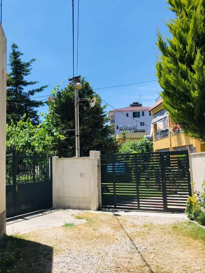Vila Aliaj Deluxe Apartment With 2 Rooms & 2 Baths And Garden View Durrës 外观 照片